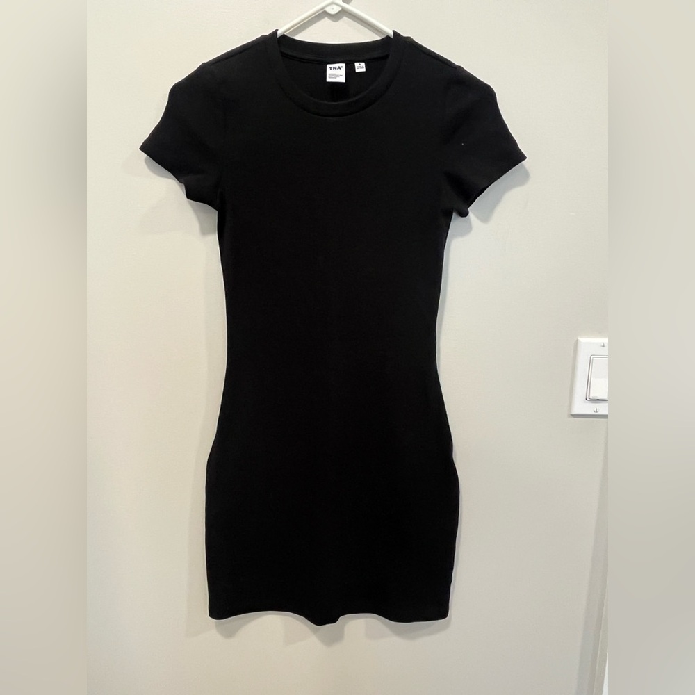 Aritzia TNA body-con t-shirt mini dress black women’s size small short sleeve